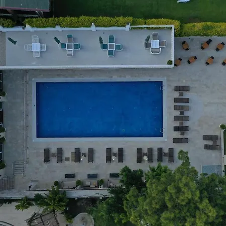 La Hoya Beach Hotel