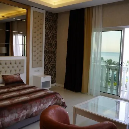 La Hoya Beach Hotel * بيلديبي