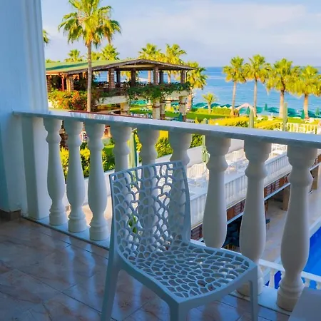 La Hoya Beach Hotel