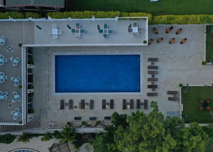 La Hoya Beach Hotel
